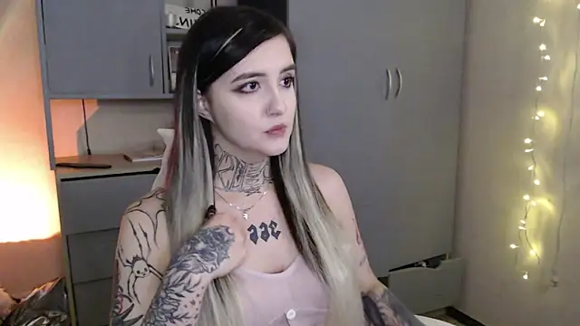 Snapshot of Rin_Tozier chatting on February 27, 2026, 3:07 am Rin Tozier online show from February 27, 2026, 3:07 am