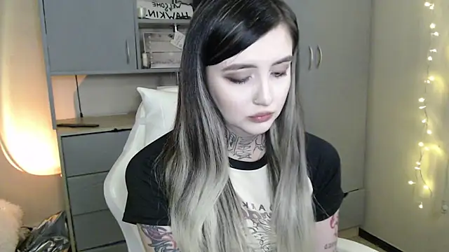 Snapshot of Rin_Tozier chatting on February 22, 2026, 12:46 am Rin Tozier online show from February 22, 2026, 12:46 am