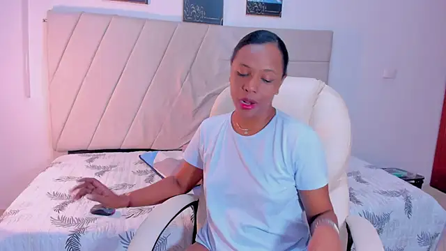 samaraa smith1 online show from April 17, 2026, 12:19 pm