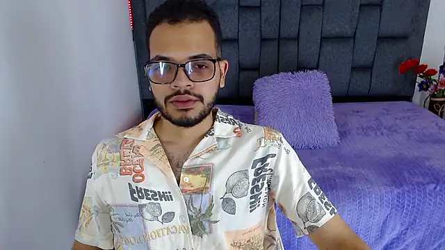 J black  online show from February 11, 2026, 7:58 pm