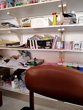 haffsa   online show from April 14, 2026, 3:06 pm