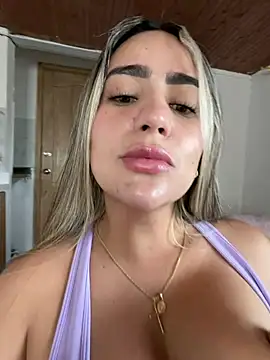 Snapshot of Miilana_ chatting on July 18, 2026, 2:36 pm Miilana online show from July 18, 2026, 2:36 pm