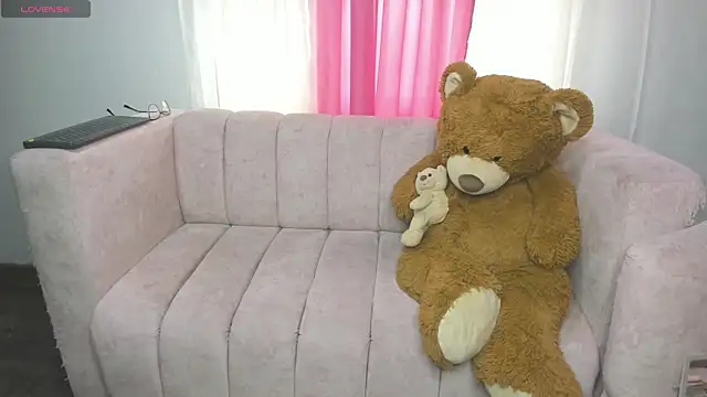 Snapshot of Miissy_ chatting on May 1, 2026, 8:36 pm Miissy online show from May 1, 2026, 8:36 pm