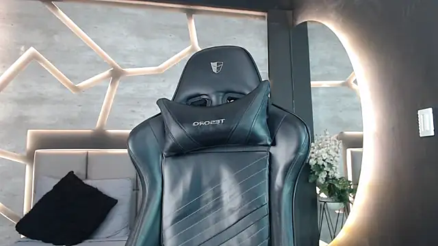 SinLickerr online show from February 26, 2026, 7:36 pm