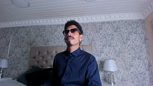 Snapshot of NoaahTylor chatting on February 19, 2026, 8:28 pm NoaahTylor online show from February 19, 2026, 8:28 pm