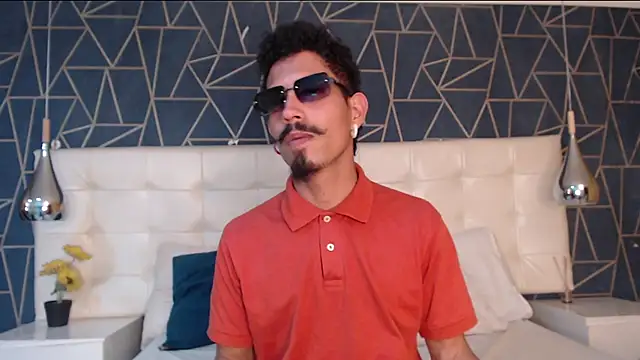 Snapshot of NoaahTylor chatting on February 16, 2026, 7:56 pm NoaahTylor online show from February 16, 2026, 7:56 pm