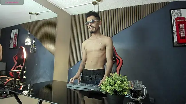 NoaahTylor online show from March 3, 2026, 8:16 pm