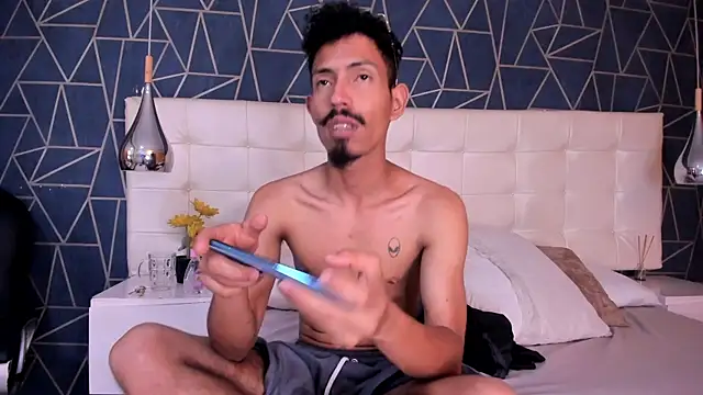 NoaahTylor online show from March 11, 2026, 9:09 pm