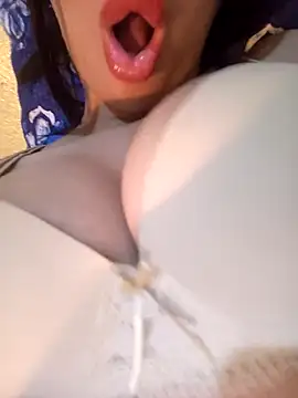 Snapshot of chamss-boobs chatting on June 19, 2026, 4:07 am chamss-boobs online show from June 19, 2026, 4:07 am