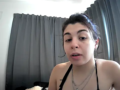 Snapshot of violetazein7 chatting on February 17, 2026, 7:22 pm violetazein7 online show from February 17, 2026, 7:22 pm