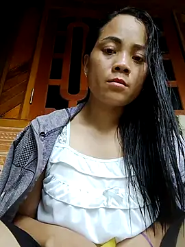 Snapshot of molly-xx chatting on June 22, 2026, 3:47 am molly-xx online show from June 22, 2026, 3:47 am