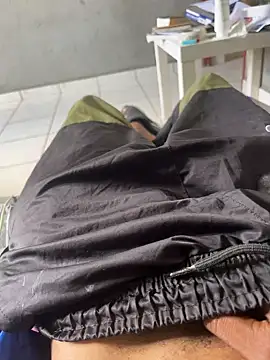 longuebitenoire971 online show from February 12, 2026, 2:06 pm