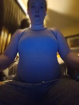 Snapshot of ShySweetheart chatting on March 23, 2026, 4:45 am ShySweetheart online show from March 23, 2026, 4:45 am