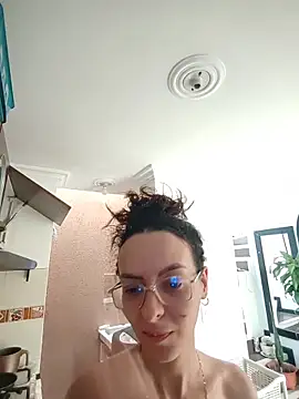 Snapshot of Alexia--27 chatting on March 1, 2026, 5:24 pm Alexia--27 online show from March 1, 2026, 5:24 pm