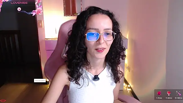 Snapshot of Alexia--27 chatting on February 20, 2026, 2:52 am Alexia--27 online show from February 20, 2026, 2:52 am