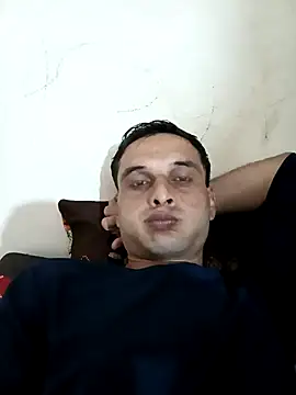 Snapshot of Beinghorny83 chatting on February 11, 2026, 9:31 am Beinghorny83 online show from February 11, 2026, 9:31 am