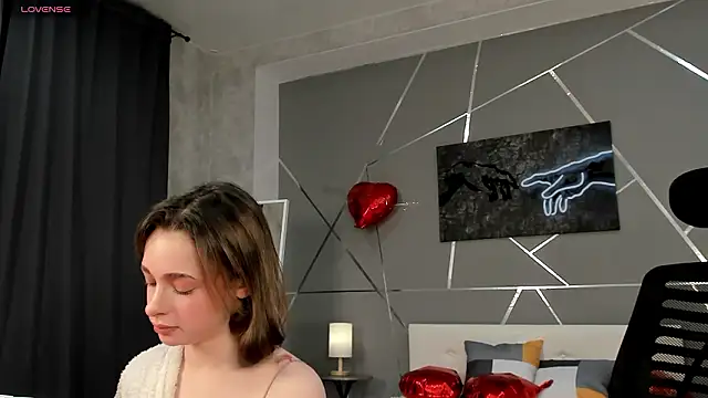 Snapshot of naomi_reiss chatting on March 1, 2026, 11:38 pm naomi reiss online show from March 1, 2026, 11:38 pm