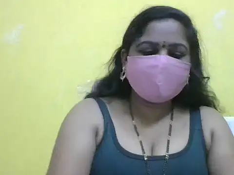 anu-reddyy online show from May 10, 2026, 4:38 am