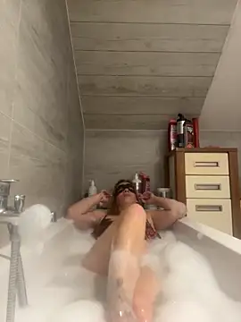 Snapshot of czarnula8 chatting on February 28, 2026, 12:05 pm czarnula8 online show from February 28, 2026, 12:05 pm