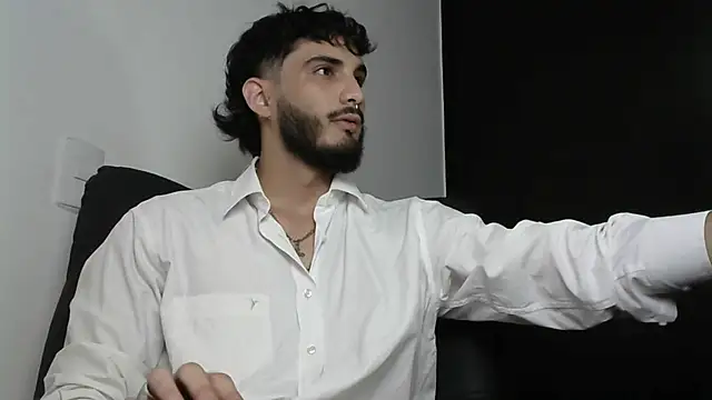 Snapshot of LovexJuxn8 chatting on February 23, 2026, 7:14 pm LovexJuxn8 online show from February 23, 2026, 7:14 pm