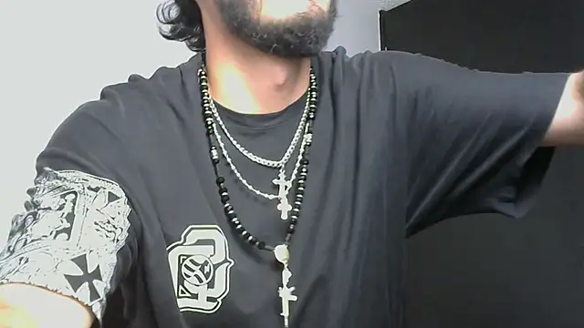 Snapshot of LovexJuxn8 chatting on February 21, 2026, 8:33 pm LovexJuxn8 online show from February 21, 2026, 8:33 pm