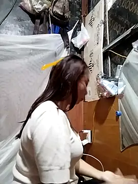 cute-shine online show from March 18, 2026, 11:27 pm