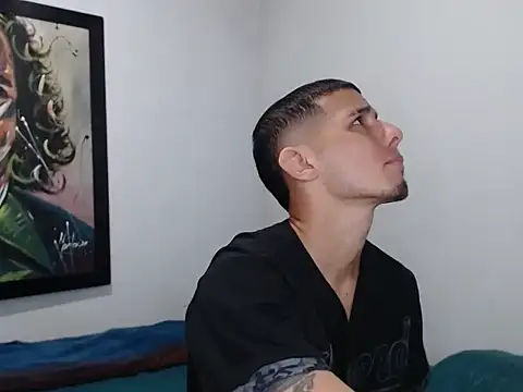 HotSinlge online show from February 19, 2026, 12:35 pm