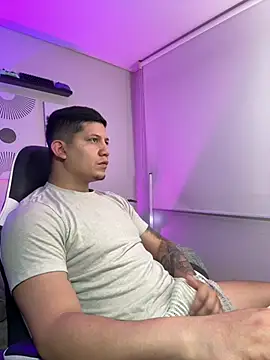  robertobaggioo online show from March 31, 2026, 1:02 pm