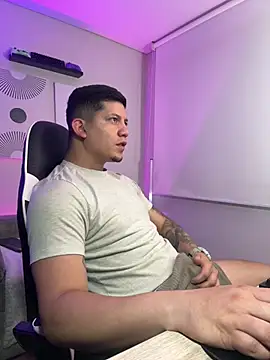  robertobaggioo online show from March 20, 2026, 12:39 pm