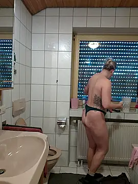 Milas Dreams Dauergeil online show from February 17, 2026, 8:11 am