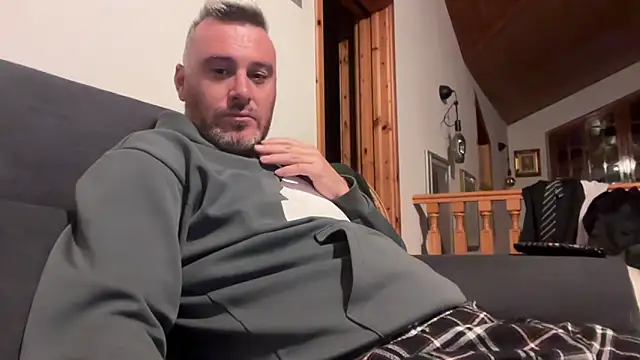 marcovik1 online show from March 1, 2026, 11:05 pm