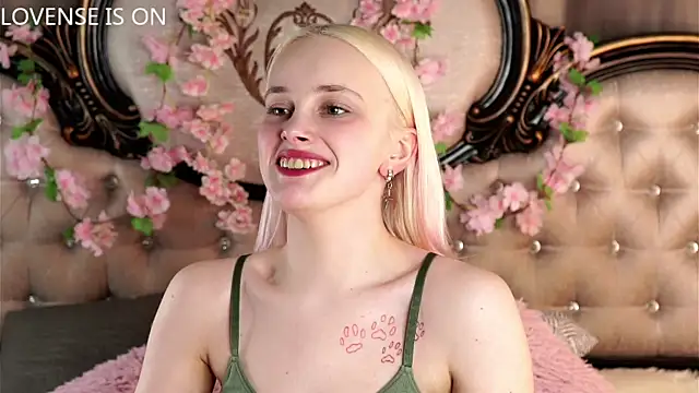 KirstinMcgeady online show from April 8, 2026, 11:12 am