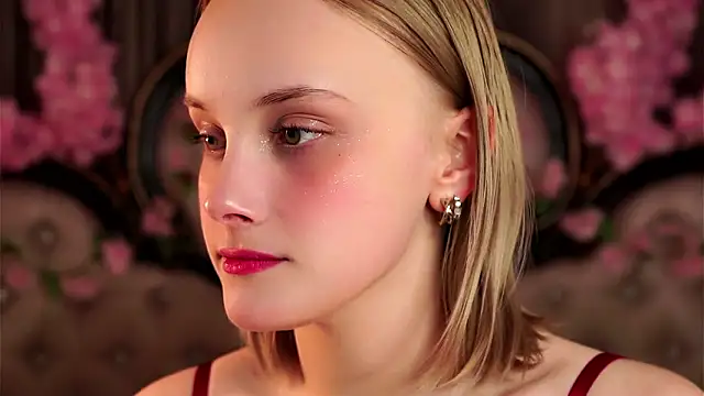 KirstinMcgeady online show from March 12, 2026, 11:25 am