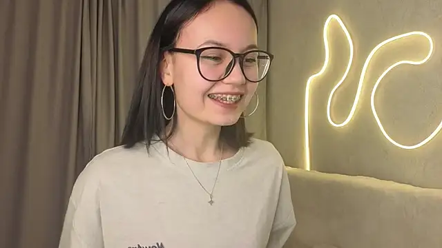 Snapshot of BeatrisRosel chatting on February 19, 2026, 6:27 pm BeatrisRosel online show from February 19, 2026, 6:27 pm