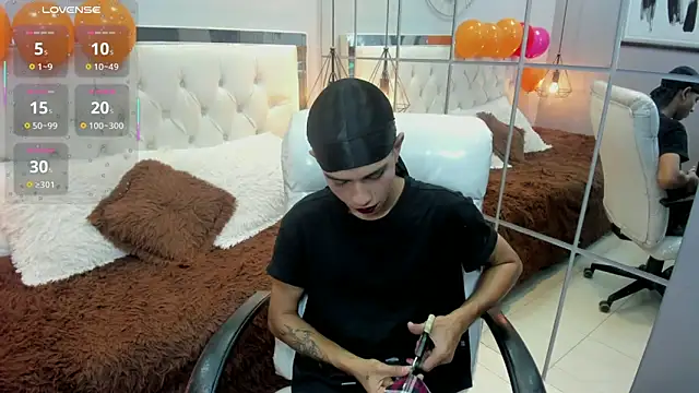 alexking 2 online show from February 15, 2026, 5:23 pm