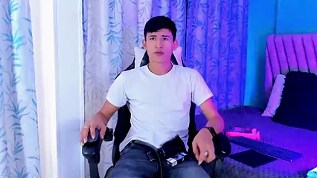 Snapshot of NicolasTorrez chatting on February 27, 2026, 9:03 pm NicolasTorrez online show from February 27, 2026, 9:03 pm