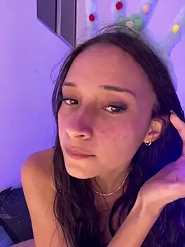 candy deluxe online show from April 5, 2026, 3:02 am