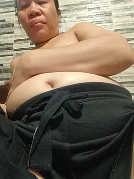 squirtshantal online show from June 8, 2026, 1:55 pm