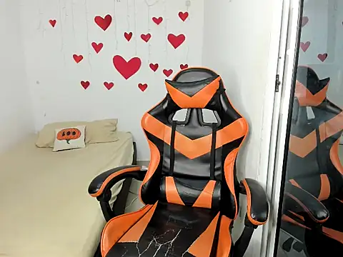 Snapshot of alexj_black_ chatting on February 28, 2026, 11:43 am alexj black online show from February 28, 2026, 11:43 am