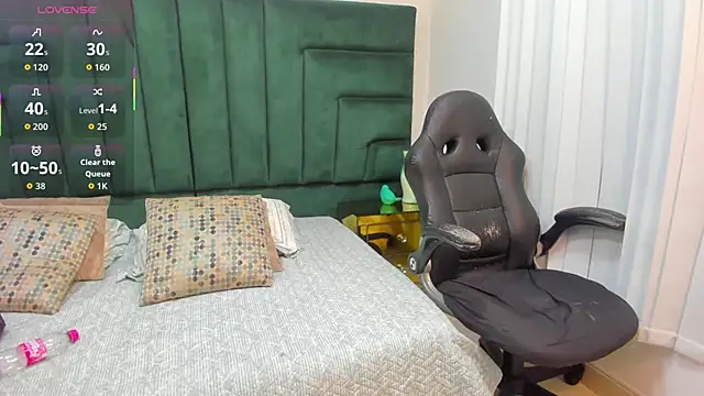 CatalinaBlaze online show from April 6, 2026, 1:56 am