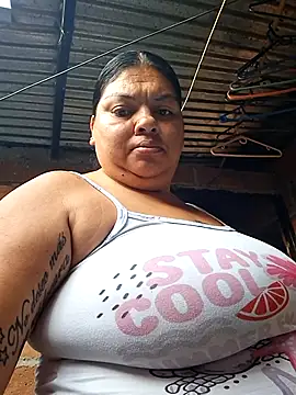 Snapshot of Juli_Powl chatting on July 1, 2026, 11:32 am Juli Powl online show from July 1, 2026, 11:32 am