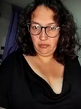 Snapshot of _Saraqueen chatting on February 18, 2026, 3:48 am Saraqueen online show from February 18, 2026, 3:48 am