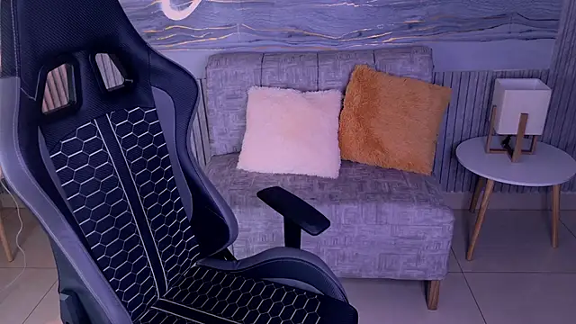 Abby18  online show from February 15, 2026, 4:24 am