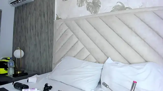 SarahRizof online show from March 28, 2026, 5:08 am