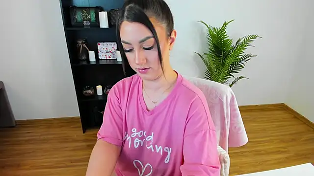 khloe starrr online show from April 11, 2026, 1:15 pm