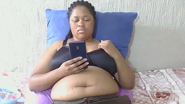 Snapshot of TemptingTits chatting on February 22, 2026, 1:24 pm TemptingTits online show from February 22, 2026, 1:24 pm