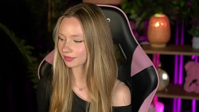 SweetDaisy me online show from February 14, 2026, 9:42 am