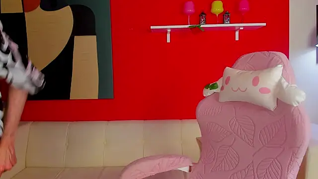 MadisonEsprit online show from April 18, 2026, 3:09 am