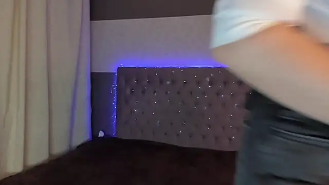 AmandaHoppe online show from February 24, 2026, 9:21 am