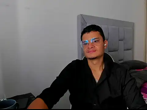 Snapshot of FredericSloan chatting on February 27, 2026, 3:56 pm FredericSloan online show from February 27, 2026, 3:56 pm